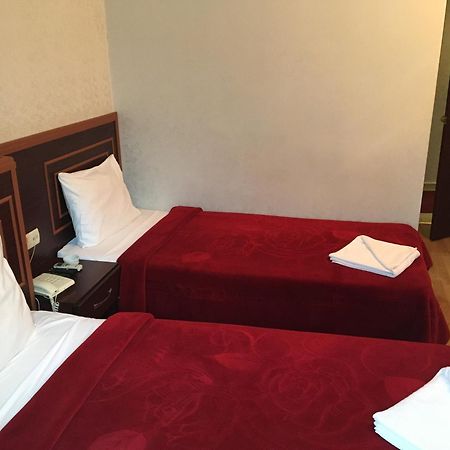 Red White Hotel Istanbul Exterior photo