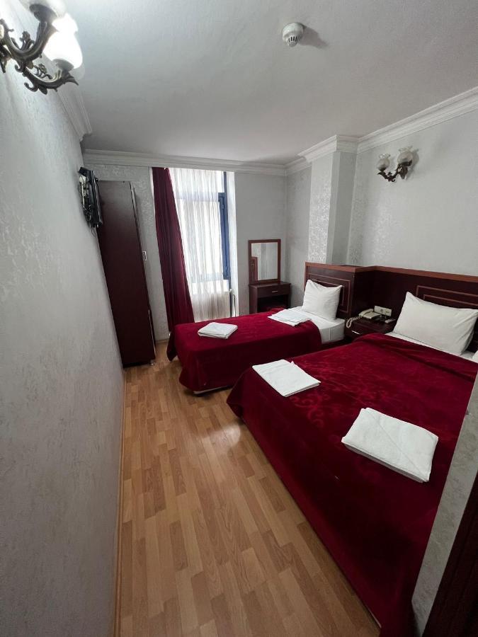 Red White Hotel Istanbul Exterior photo