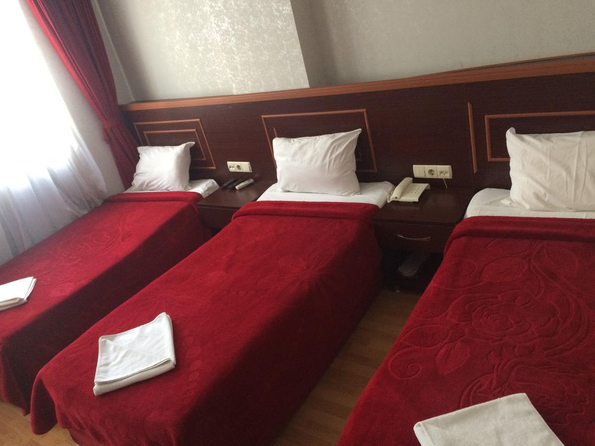 Red White Hotel Istanbul Exterior photo